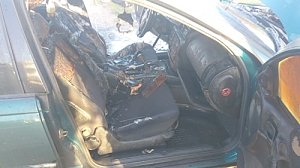 Огнеборцы ликвидировали возгорание автомобиля в Симферопольском районе