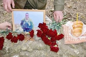 Участники Русской весны помянули добровольца, павшего за воссоединение Крыма с Россией