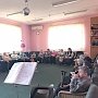 Активисты ОНФ провели акцию «Связь поколений» в центре социального обслуживания инвалидов в Феодосии