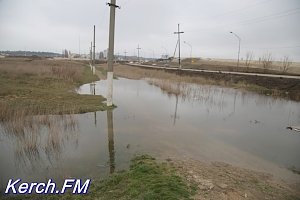 На пешеходной дорожке в районе «Госпиталя» появилось озеро