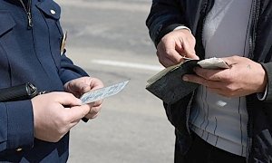 В Севастополе на взятке в 23 тыс руб попались два инспектора ГИБДД