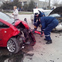 Крымские спасатели ликвидировали последствия ДТП в г. Евпатория