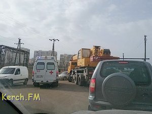 Из-за аварии рядом со стройкой автоподхода в Керчи невозможно попасть в Аршинцево