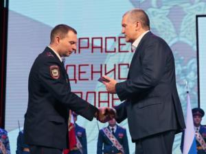 Аксёнов поздравил ветеранов и сотрудников Росгвардии с годовщиной создания подразделения