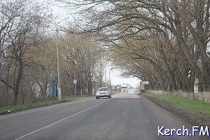 В Керчи заасфальтировали ямы на Вокзальном шоссе