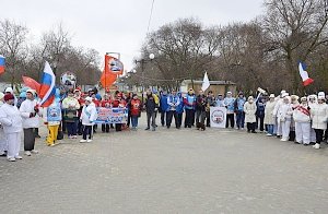 Крымские моржи закрыли сезон зимнего плавания в посёлке Черноморское