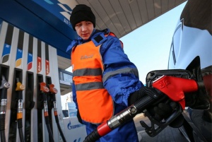 Суд назвал причину дорого бензина в Крыму