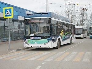 На улицы крымской столицы выехал электробус