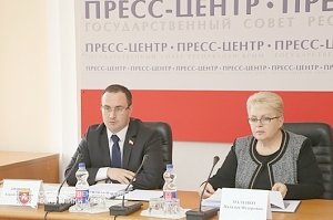Профильный парламентский Комитет обсудил проект Доклада «О состоянии законодательства Республики Крым в 2017 году»