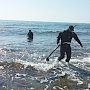 Спасатели приступили к обследованию крымских пляжей
