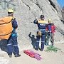 Сотрудники Судакского «КРЫМ-СПАС» эвакуировали «пострадавшего» с горы Палвани-Оба