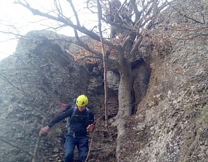 Спасатели эвакуировали трёх туристов с опасного места на Южной Демерджи