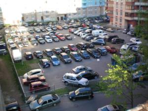 В Крыму увеличен минимально допустимый уровень обеспеченности машино-мест на одну квартиру