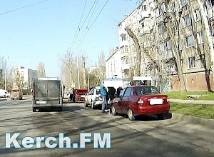 Утром в Керчи столкнулись три автомобиля