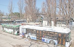 Как водители крымских троллейбусах дружат с маршруточниками и определяют «зайцев» по взгляду