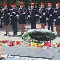 Кадеты МЧС России возложили цветы к «Могиле неизвестного солдата»