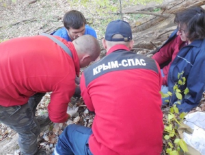 Спасатели Крыма оказали помощь туристу, сорвавшемуся с горы