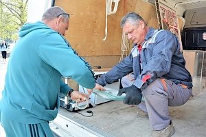 Нарушающие закон объекты перед Куйбышевским рынком в Симферополе начали демонтировать