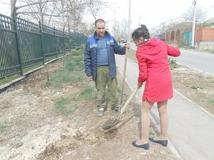 На Бартеневке посадили аллею каштанов