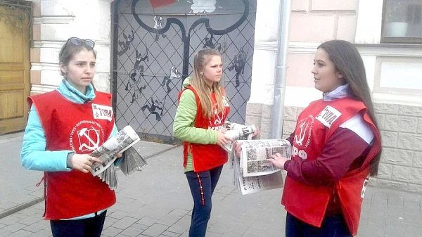 Тульские коммунисты провели пикеты на проспекте Ленина