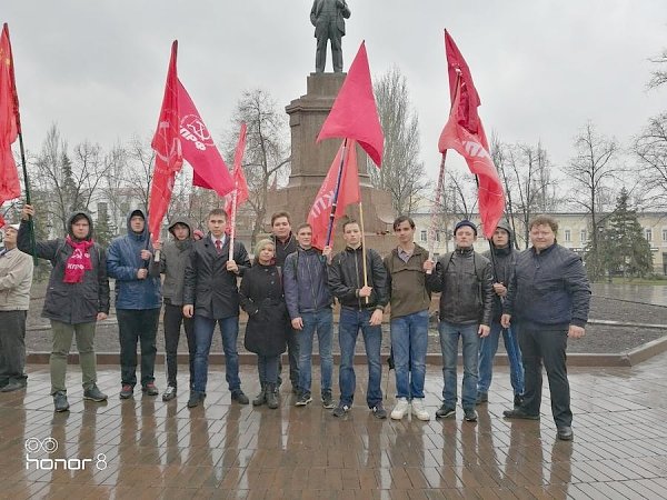 В Самаре прошло возложение цветов в честь Дня рождения В.И. Ленина