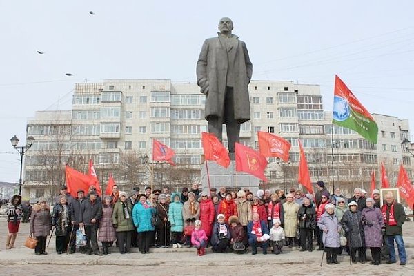 Магадан. День рождения Великого Вождя