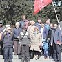 Кызылские коммунисты возложили цветы к памятнику В.И. Ленина