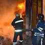 На пожаре в столице Крыма эвакуировали почти 50 человек
