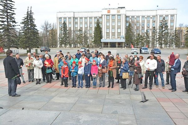 Пионеры и комсомольцы Хакасии почтили память В.И.Ленина в его день рождения