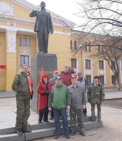 Коммунисты Ленинградской области: Ленин остается с нами!