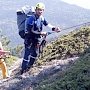 Спасатели Крыма оказали помощь парапланеристке в горах