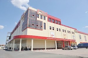 В столице Крыма прикрыли крупный торговый центр