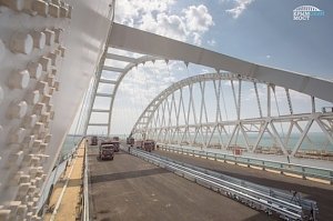 Крымский мост испытали грузовиками