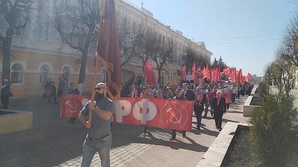 Во всех городах и райцентрах Орловской области прошли праздничные и протестные мероприятия, посвящённые Дню Международной солидарности трудящихся