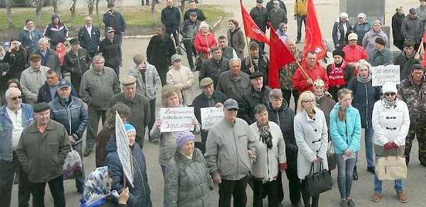 В Вичуге (Ивановская область) прошёл митинг протеста против «мусорной реформы», за отставку руководства города и недоверие губернатору области