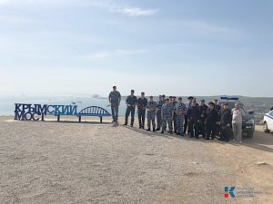 Крымское подразделение Росгвардии проводит автопробег «Вахта памяти. Сыны Великой Победы»