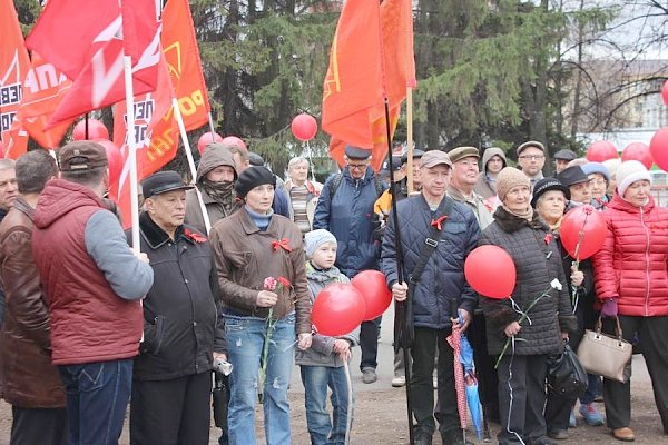 В Уфе состоялся митинг, посвящённый Международному дню солидарности трудящихся и социально-экономическим проблемам