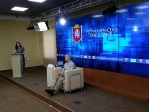 Гендиректор RT полагает, что к однобокому освещению западными СМИ ситуации в Крыму стоит привыкнуть