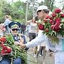 Участники «Бессмертного полка» в Симферополе почтили память погибших в ВОВ