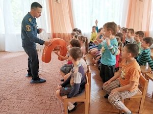 Году культуры безопасности: увлекательные занятия для малышей от инспекторов ГИМС
