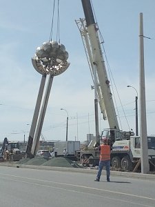 С западного въезда в Симферополь демонтировали знак «пчёлка»