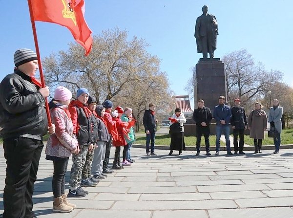 В Омской области юные ленинцы отметили День рождения пионерии