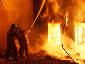 В Феодосии на пожаре спасли мужчину
