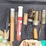 В одном из севастопольских гаражей пограничники нашли склад боеприпасов