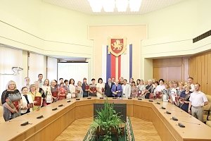 В крымском парламенте наградили сотрудников КФУ