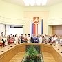 В крымском парламенте наградили сотрудников КФУ