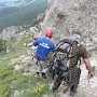 Крымские спасатели эвакуировали туриста, упавшего со скалы на мысе «Алчак-Кая»