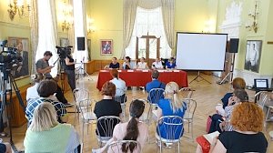 Презентация интерактивной шоу-игры "Дорожный патруль" состоялась в ведущем театре Севастополя