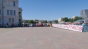 Десятки горожан пробежали «Километр жизни» в рамках акции «Севастополь без наркотических средств»