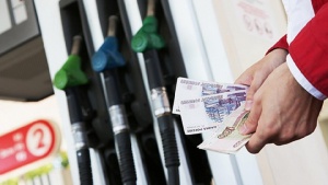 За неделю бензин в столице Крыма подорожал на 2,5%